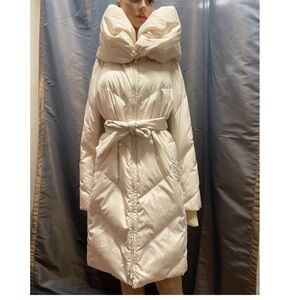 BCBG MaxAzria cream Puffer Coat
